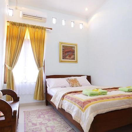 Griya Kedasih Guesthouse 요그야카르타 외부 사진