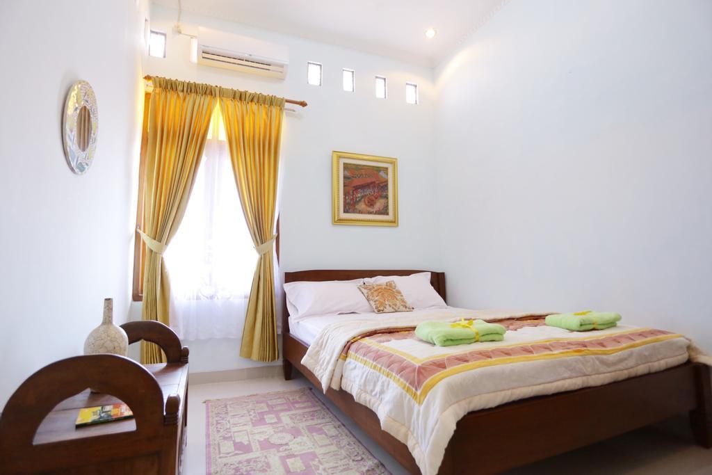 Griya Kedasih Guesthouse 요그야카르타 외부 사진