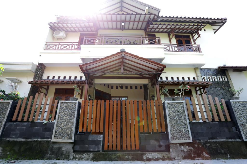Griya Kedasih Guesthouse 요그야카르타 외부 사진