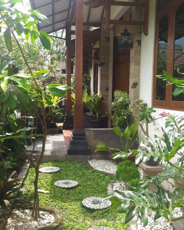 Griya Kedasih Guesthouse 요그야카르타 외부 사진